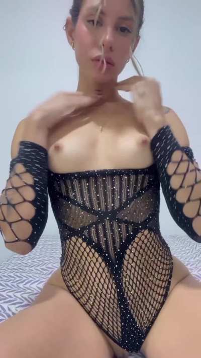 18yo Latina ass needs your cock—spread me wide and take it.