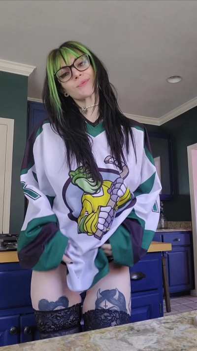 Just a goth girl that's a slut for hockey and pizza