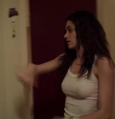 The two stars of Shameless US are introduced in the first episode