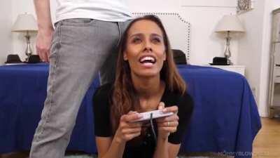 Kylie Le Beau - Epic Fail [MommyBlowsBest]