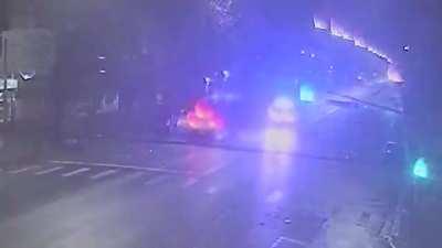 Maratonista bahiense muere al escaparse en su moto robada al chocar contra un patrullero