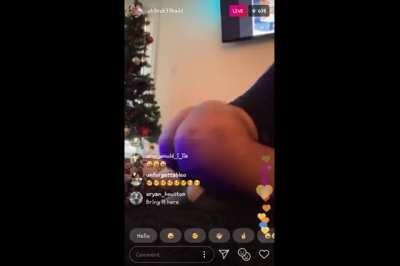 Yo when she bent her ass over and starting twerking in a doggystyle position I COULDN'T 😩