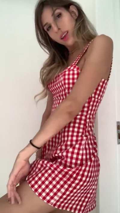 can i be cute and have a big dick? would you take me on a picnic?🌚🍆