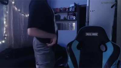 Me llevó un montón de tiempo hacerla porque tODOS LOS DÍAS MORÍA UN MEME. Espero que les guste. Muchos mius <3