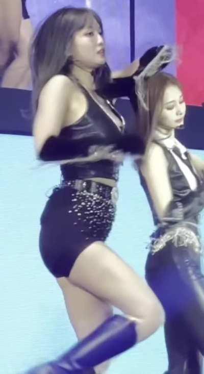 Momo jiggle