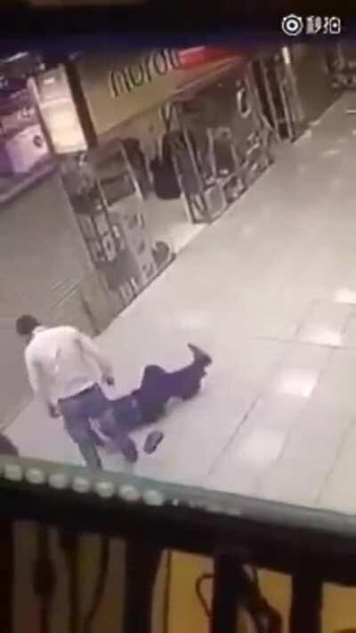 Let's confront a boxer. What could go wrong?