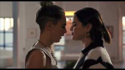 Selena & Cara’s kissing scenes so far