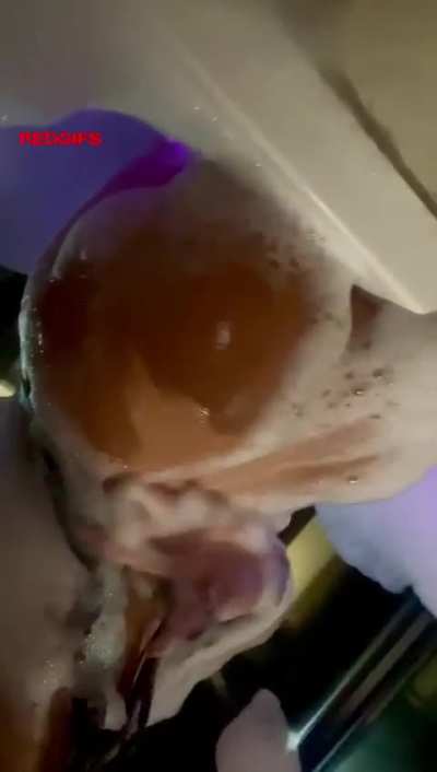 What are you waiting for, I'm waiting right here baby