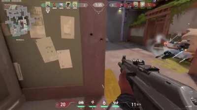 Perfect spray control ace done by teammate