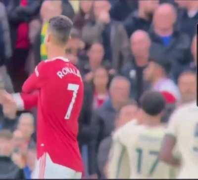 What do we reckon is going on here? A dig at Ole's tactics, or lack of?