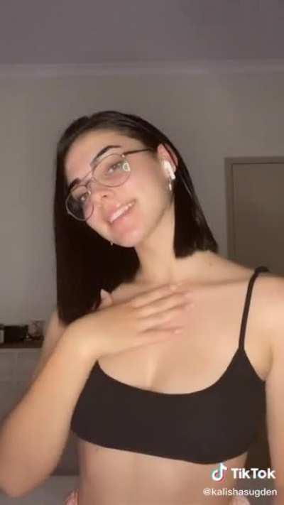 Posting tiktoks until she uploads something new💦