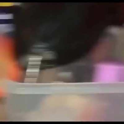 When twitch escape rengar R