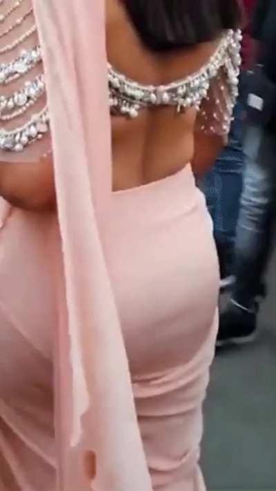 Just today Mrunal Thakur shown her ass in tight pants and now moving her Huge Buttocks in loose Saree. Just in a day she drained me twice as I never guessed that this TV Hottie will turn into such a Amazing and Proud Cumdumpster as her smile when she turn