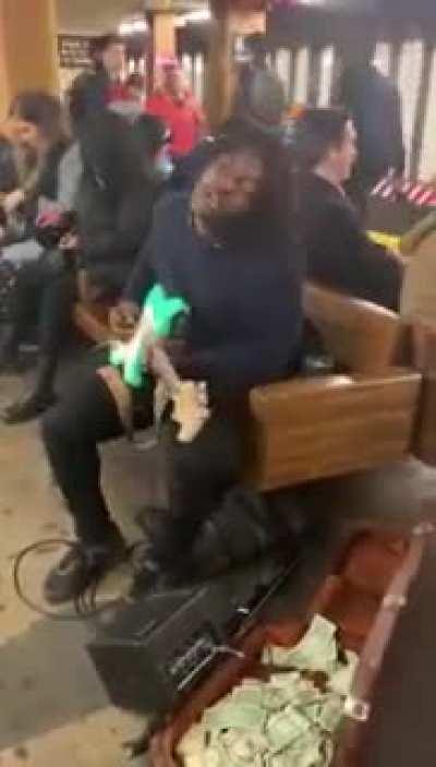 Попрошайки бывают очень талантливые