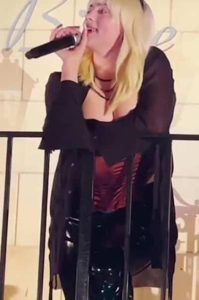 Billie Eilish cleavage show on Spotify event