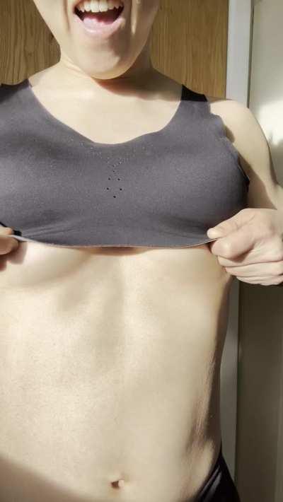 I want to kiss like my nipples