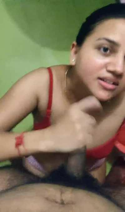 Cute Desi Bhabi gives BJ and cum on face COLLECTION[5vids/7+mins/11Pics][link👇]