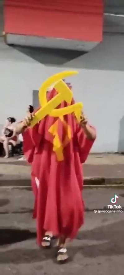 How to scare a lib👻☭