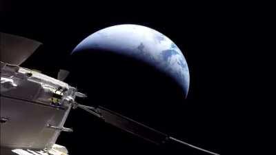 Time lapse of the Orion spacecraft approaching Earth (Credit: NASA Live Footage & @RichySpeedbird on Twitter for the edit)