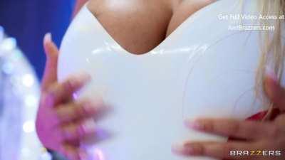 The Sweetest Pussy - ft. Bridgette B, Jamie Knoxx