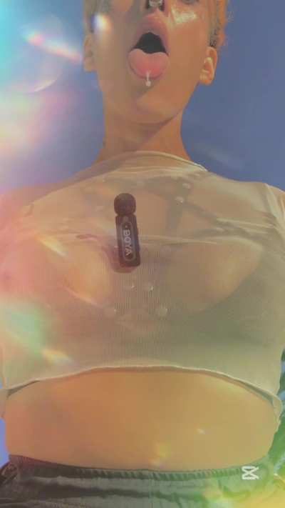 be a doll & get on 4