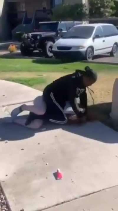 Girl gets beat up after stealing classmate's vape