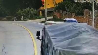 Tire gets shot up Looney toons style! (Came from idiotsincars subreddit)