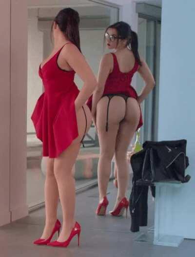 Checking out her ass