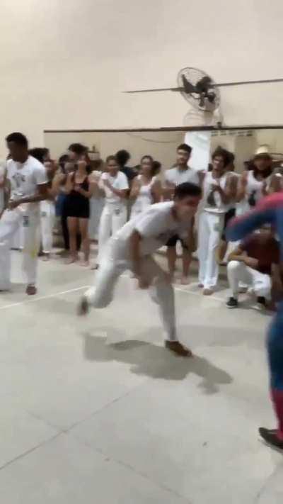 Homem aranha na capoeira 