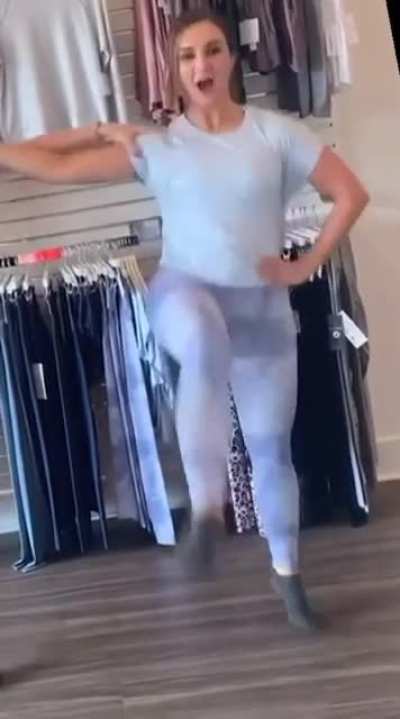 Reliving her dancing days 😍