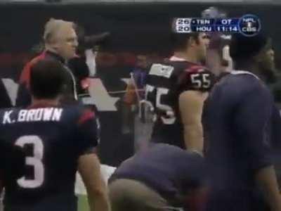 [Highlight] Rookie Vince Young with the 39 yd scramble to beat the Texans in OT [2006]