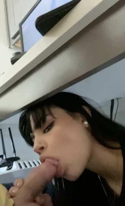 Any buds in need of some under the desk support?