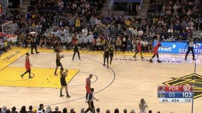 [Highlight] Curry answers the Blazers run with back-to-back triples from the same spot