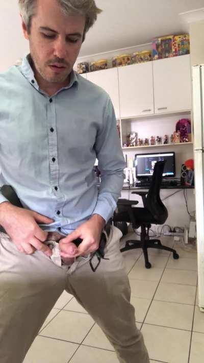 Me pissing all over my kitchen floor for you, would you lick it up?