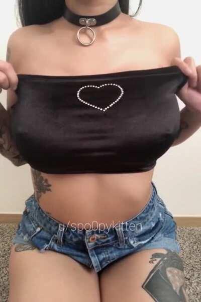 a little reveal to start your day 🖤 [oc]