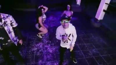 Não me jogue pedras, mas sim beijos!