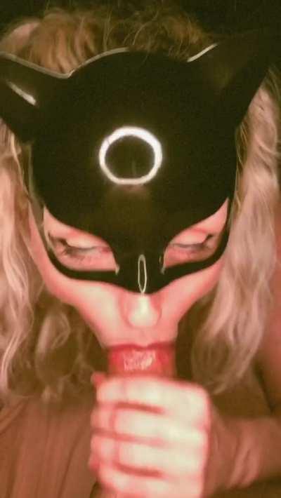 do you like to see me sucking that dick like this?