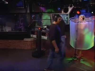 Win Fred’s money with Penthouse Pet Victoria Zdrok. Air Date: 12.17.2003