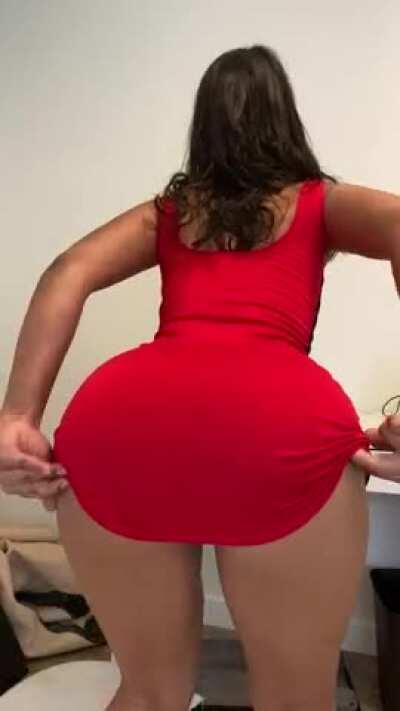 Here’s my theory: the tighter the dress the tighter the pussy 🥰 Care to test it?