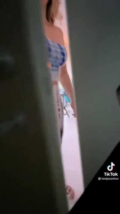 Big ass flare pants 🍑🍑