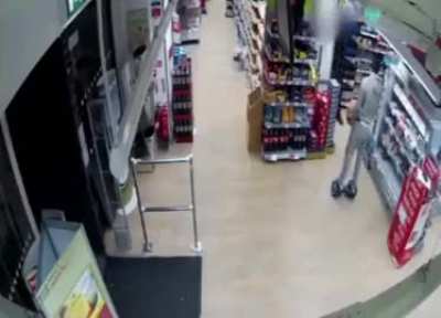 🕴  🚶‍♂️🚶‍♂️