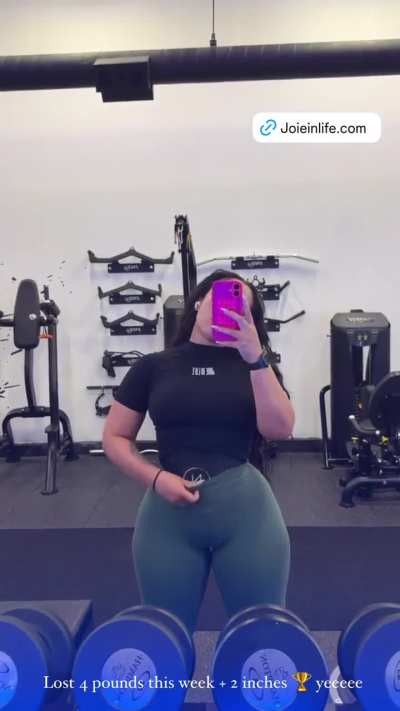 Joie Chavis (@joiechavis)