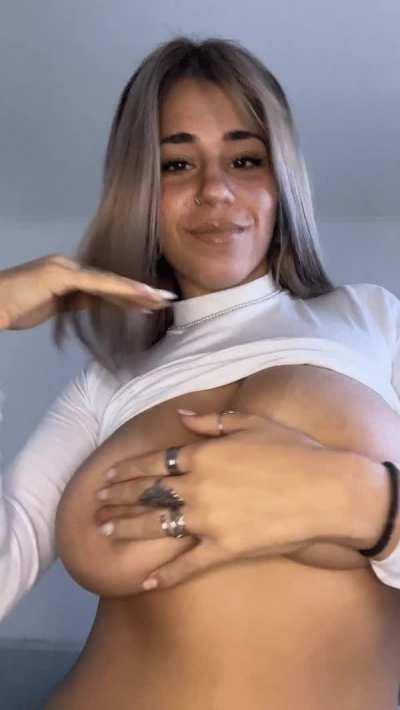 Do you think you can hold them with one hand?