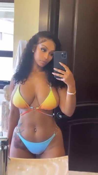 Selam Shiferaw (@_Selam)