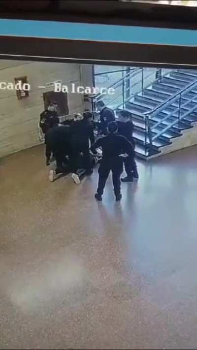 WCGW trying to steal a cop’s gun?