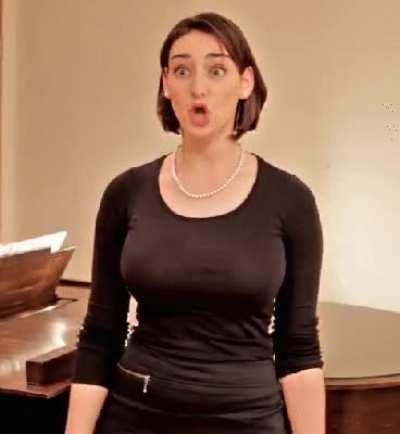 I hope we get to see those fat pregnant mommy milkers jiggle like this.