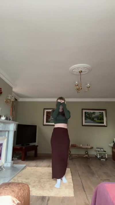 Laura_anne_tiktok - Video #8462