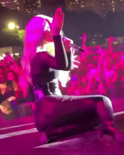 Iggy Azalea is ready to get fucked on stage in front of her fans