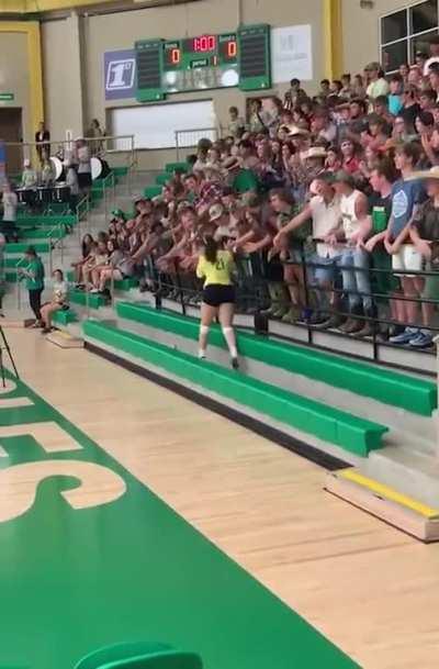 RuinedMyDay. So many supporters . . . but not enough support! (leg pinned)