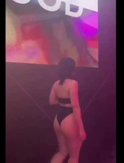 Thicc thighs n cheeks